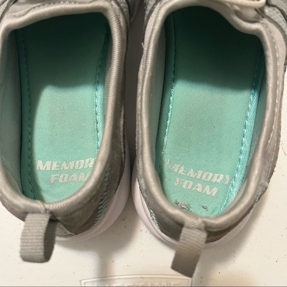 Fila Women Gray Sneakers Shoes Slip On Low Top Comfort Cushion Size 6 - Picture 2 of 11